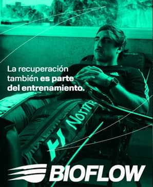 Placa de Bioflow en verde: un deportista recostado con botas de presoterapia y la frase la recuperación también es parte del entrenamiento.